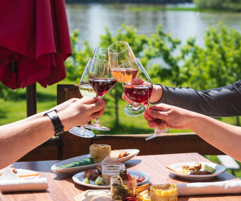 Northern Lights Estate Winery Ltd.