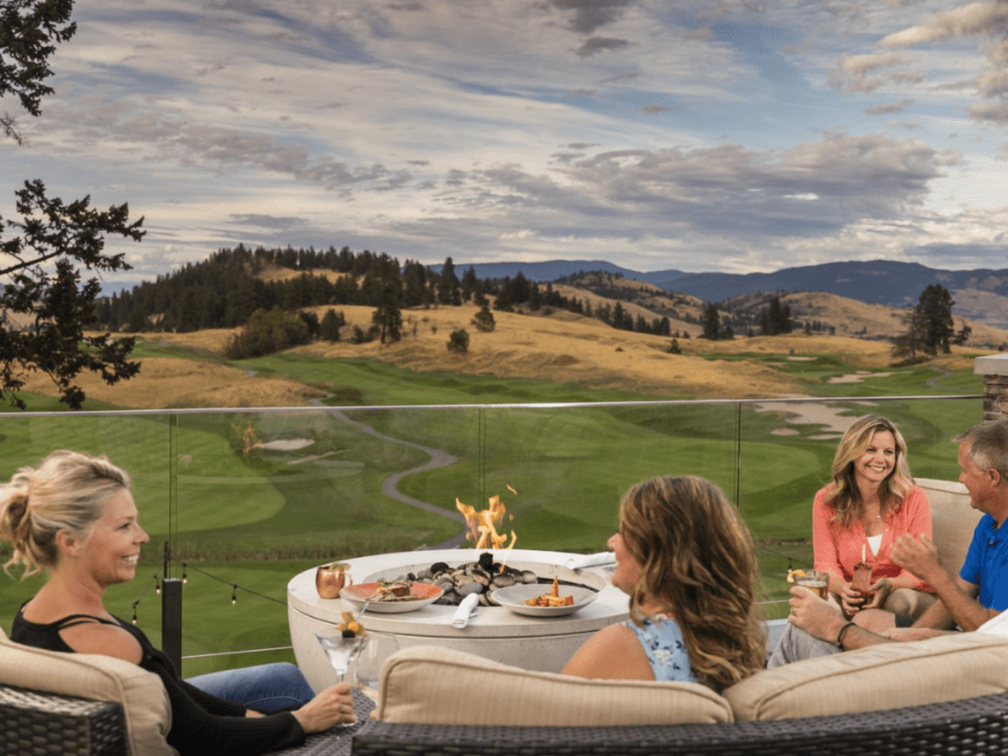 Range Lounge and Grill