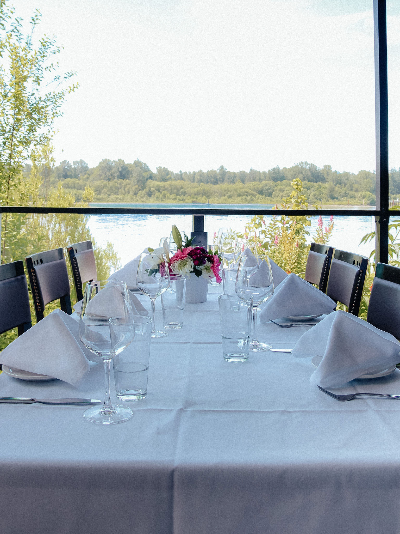 Kingfishers Waterfront Bar & Grill